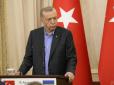 Законом не заборонено: Ердоган роздав гроші дітям біля виборчої дільниці (відео)