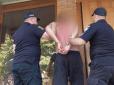 Повалив на підлогу та вдарив ногою по голові: У Білій Церкві чоловік напав на працівницю АЗС (відео)